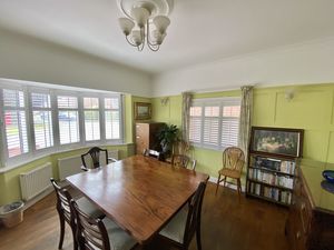 Snug/Dining Room- click for photo gallery